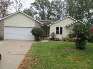 1135 Oak Dr, Colona, IL 61241