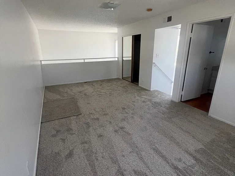 7615 N Hollywood Way #101 — Photo 12