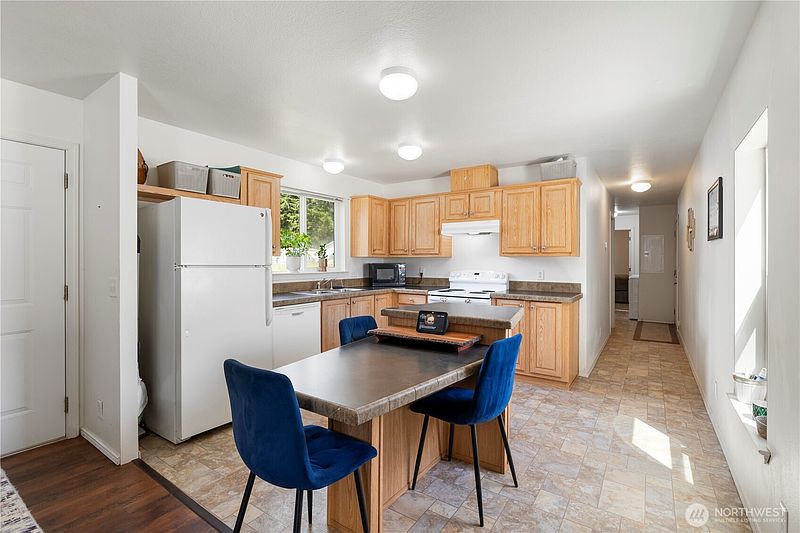 5th image of 611 Cedar Avenue #6