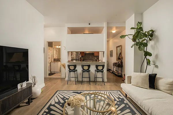 Living room, photo 3