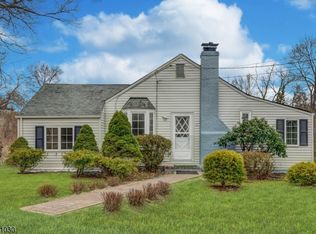 83 Russett Ln, Basking Ridge, NJ 07920