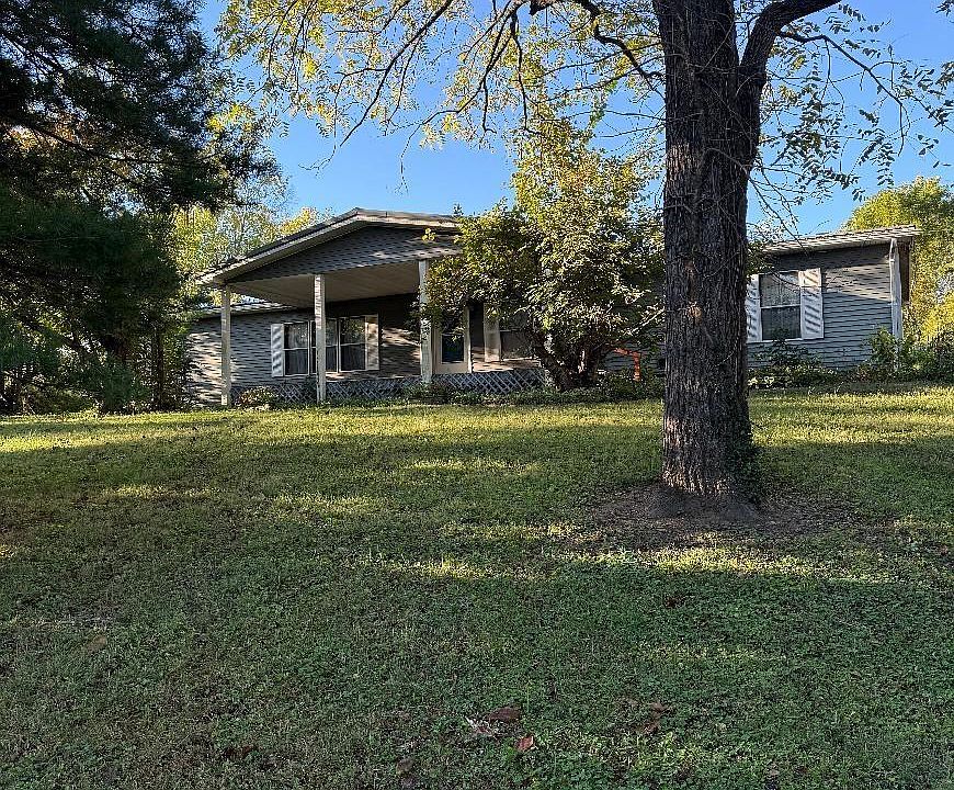 1st image of 613 S Old Patoka Rd