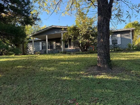 613 S Old Patoka Rd, Patoka, IN 47666