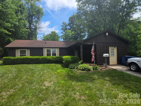 4028 Elizabeth St, Hickory, NC 28601