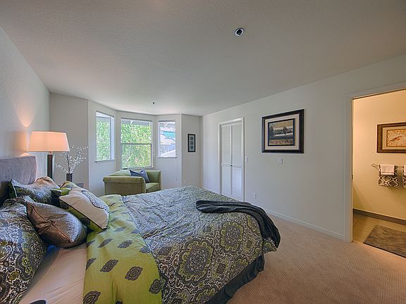 5th image of 727 Loma Verde Ave #B