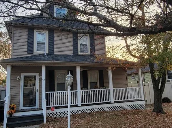 32 E Thompson Ave, Gloucester City, NJ 08030