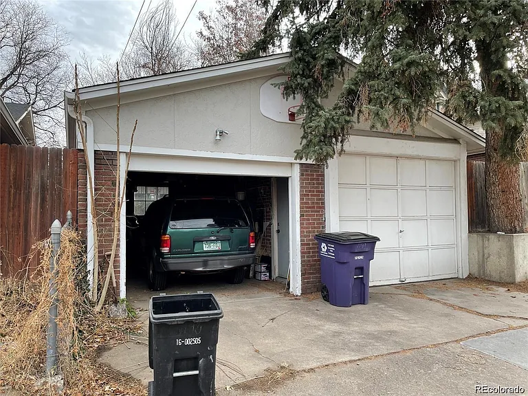 1143 S Corona St — Photo 31