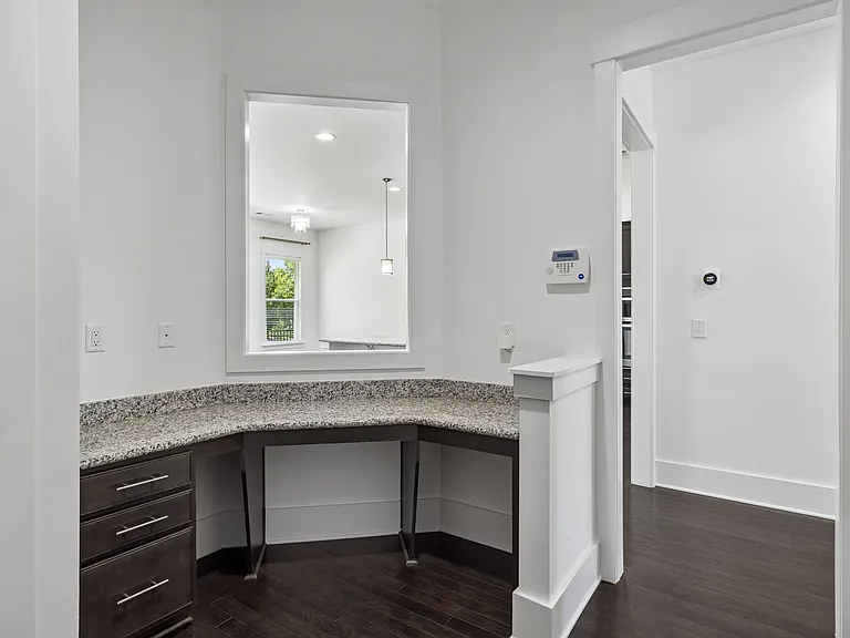 1730 Biscayne Dr — Photo 29