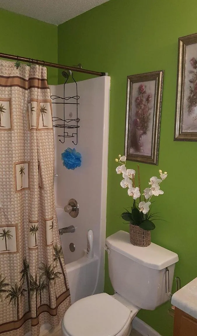 4 bed, 2.5 bath, 2400 sqft, $2,100 — Photo 1