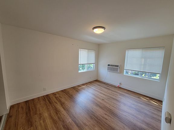 5th image of 210 1/2 Belmont Ave #210-1/2