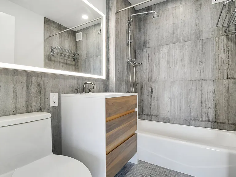 200 W 60th St #16A — Photo 15