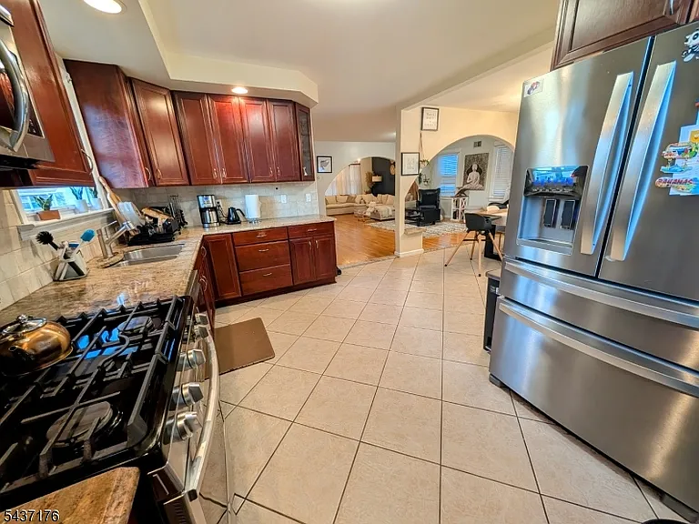 2518 Hawthorne Ave — Photo 10