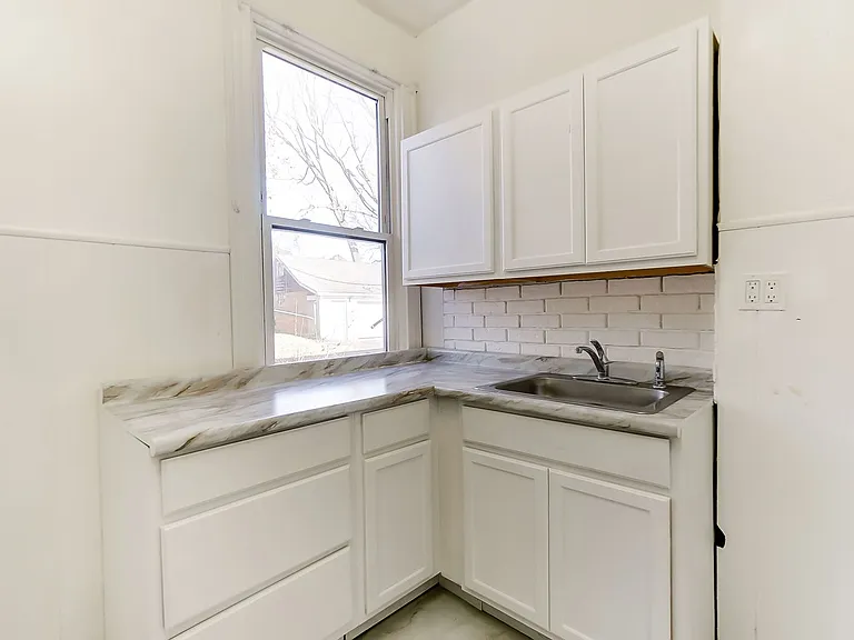 2854 Shaffer Ave — Photo 9