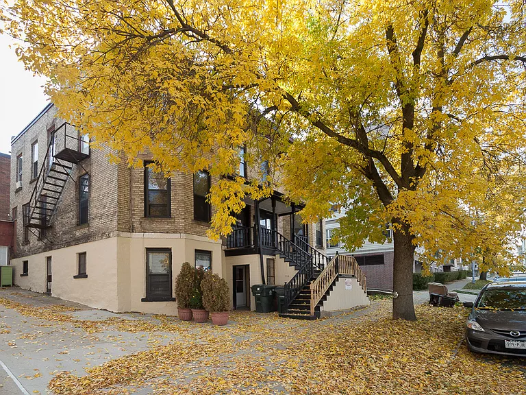313 E Mifflin St #4 — Photo 11