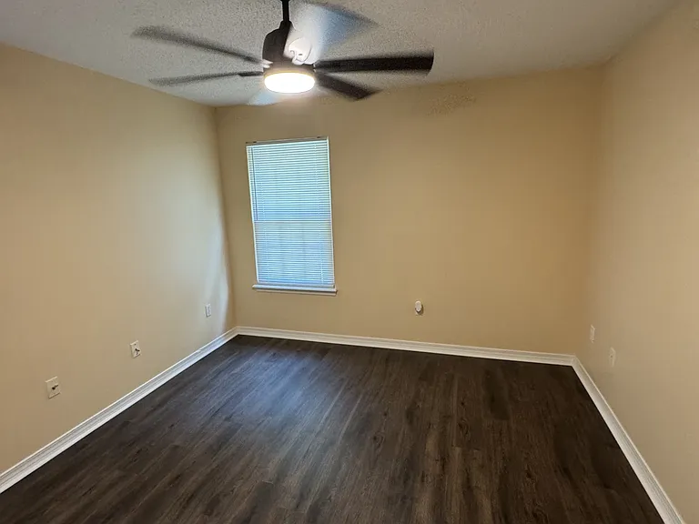 13401 Warren Dr — Photo 15