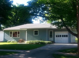 141 E Park St, Owatonna, MN 55060