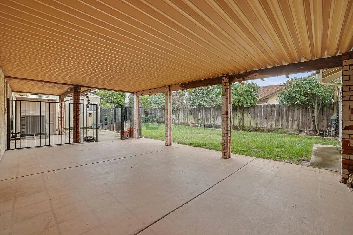 3 bed, 1914 sqft, $2,665 — Photo 4