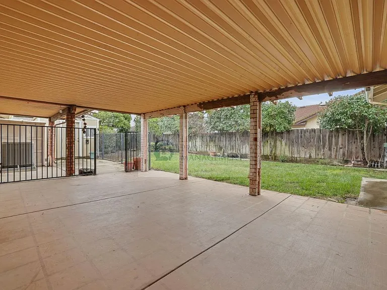 1558 Springcreek Way — Photo 4