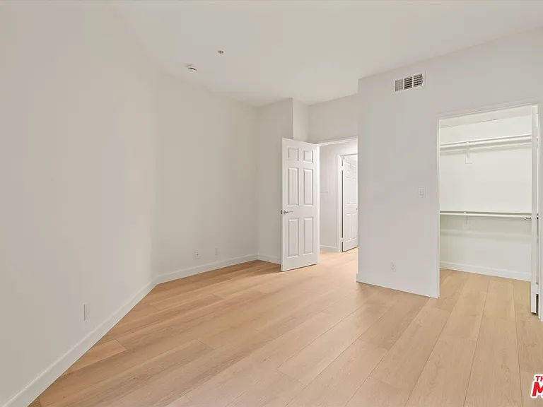 620 S Gramercy Pl #122 — Photo 15