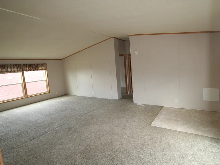 123 Silver Maple Dr — Photo 3
