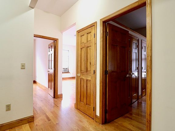 5th image of 100 W 74th St APT 2N
