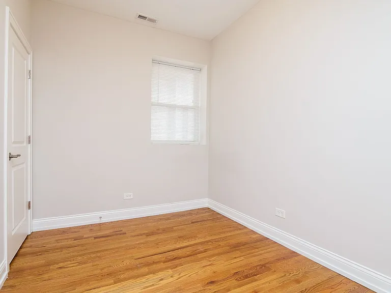 Portage Park Theater Apartments — Photo 22