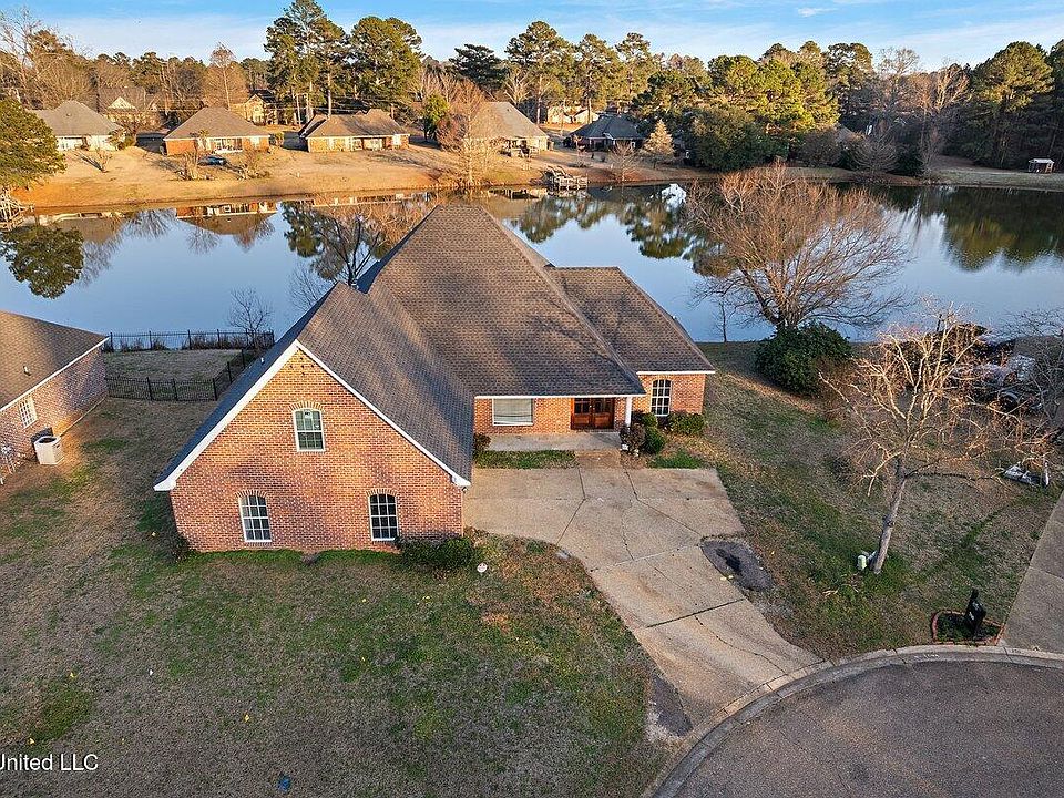 1st image of 702 Meadow View Cv