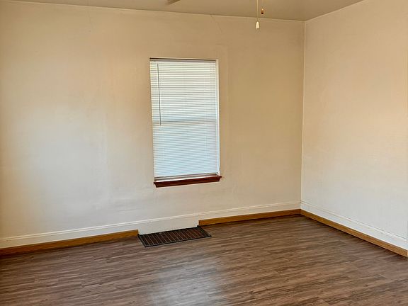 5th image of 523 E Burlington St #1