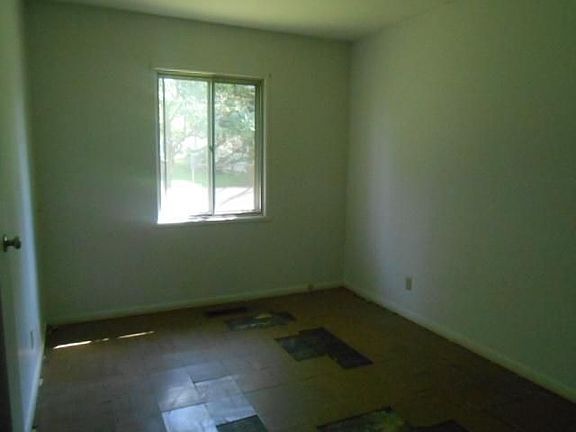 3rd image of 7480 Sabre Ave