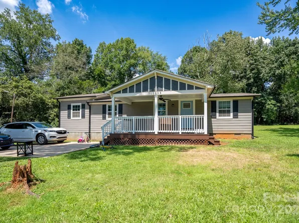 11203 Pine Grove Ave, Mint Hill, NC 28227