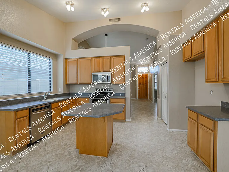 263 E Ashurst Dr — Photo 4
