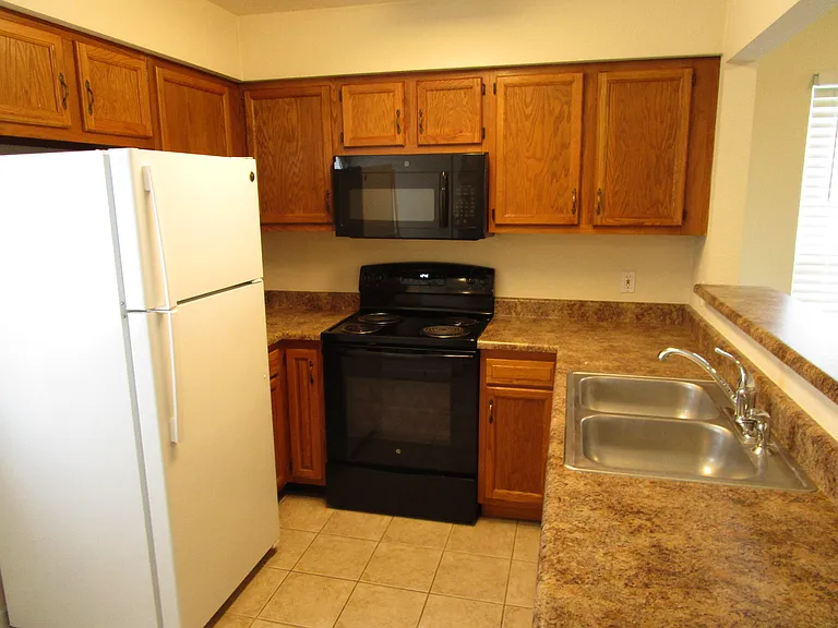 4404 Jeana Ct — Photo 6