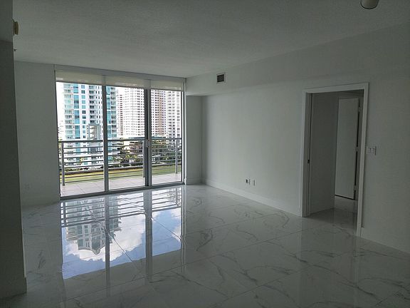 2nd image of 335 Biscayne Blvd #1407