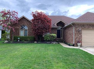 19920 Barchester Dr, Macomb, MI 48044