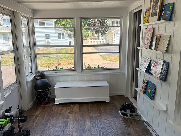 2036 Midlake Dr — Photo 18