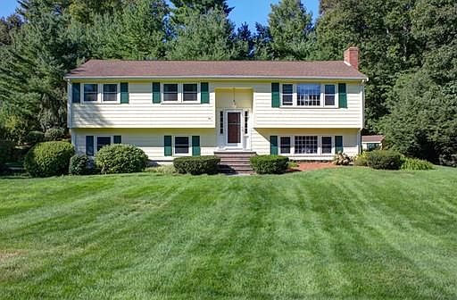 1st image of 4 Wildwood Dr