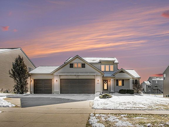 2nd image of 1080 Cobblestone Way Dr SE