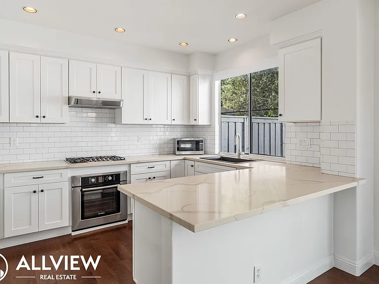 2854 Vicenzo Dr — Photo 10