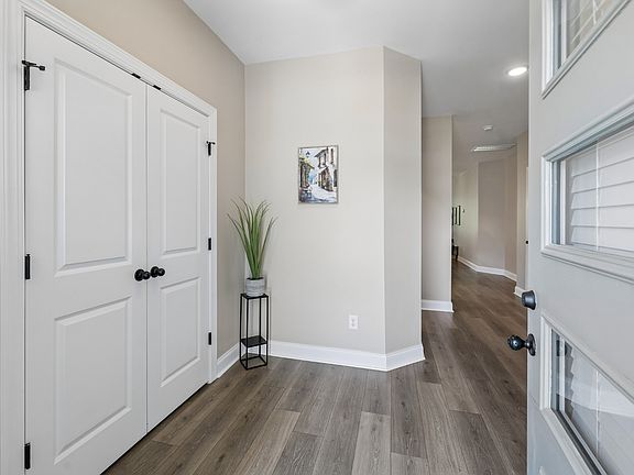 4th image of 1069 Linn Cove Ct