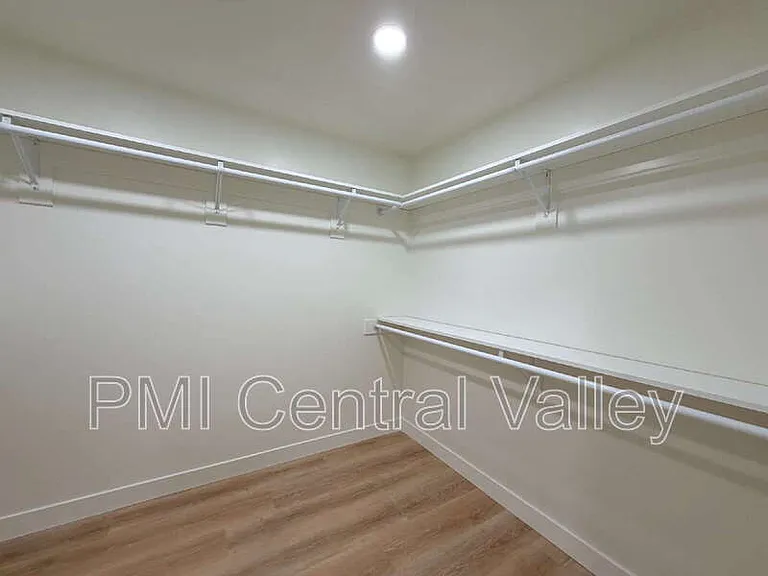 1710 Waverly Dr — Photo 26