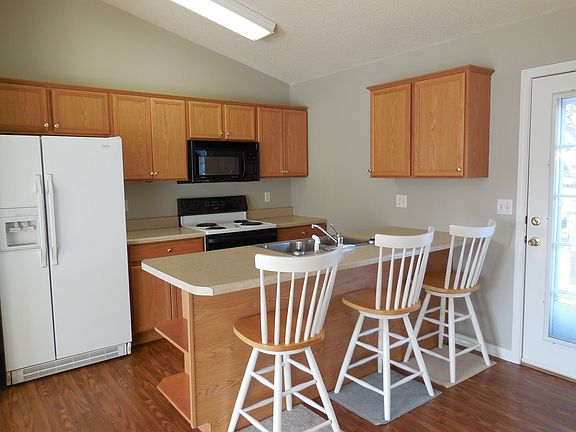 2nd image of 103 Meadowlark Dr