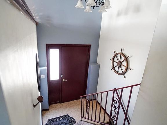 3rd image of 328 N Custer Ave