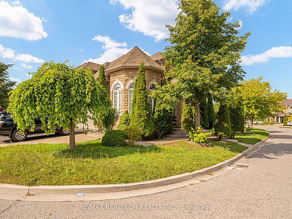 2nd image of 14 Kentview Cres