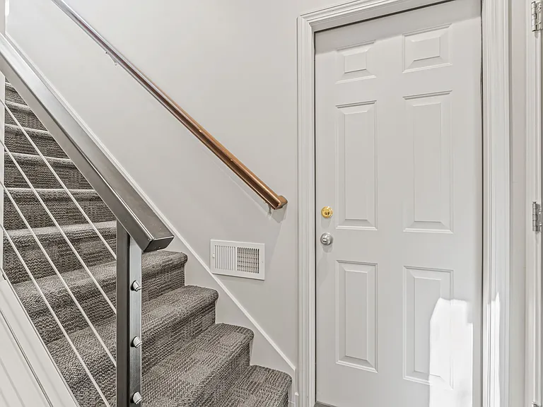 16 Park St #B — Photo 15
