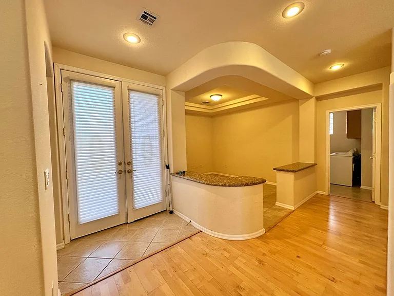 10252 Riva De Destino Ave — Photo 2