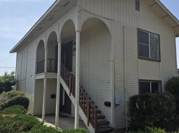 332 NE 9th St #A, Grants Pass, OR 97526