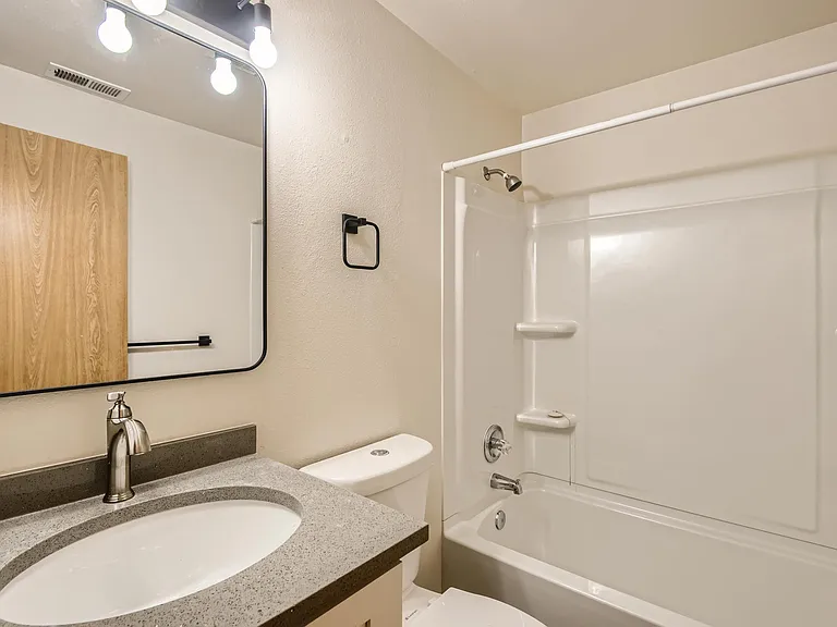 14318 SE Stark St #1 — Photo 12