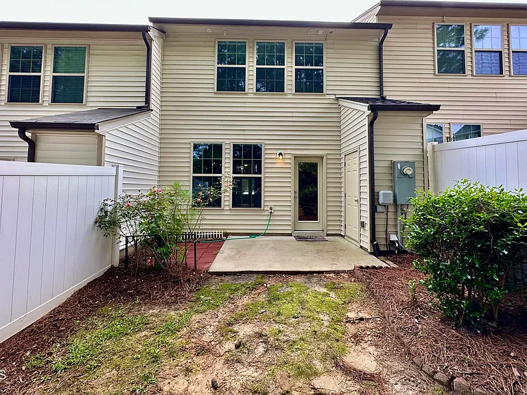 1415 Montonia St — Photo 25