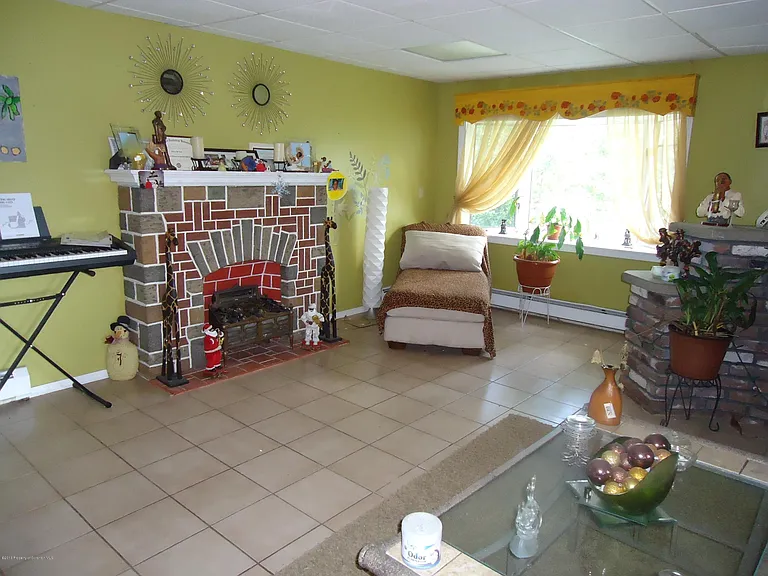 1035 Lincoln St — Photo 10