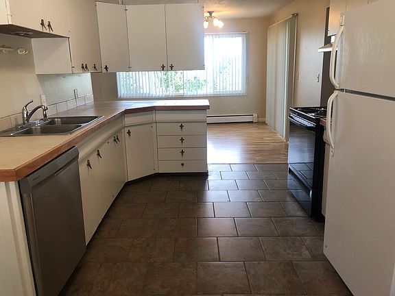 2nd image of 1265 NE Hillside Dr #1